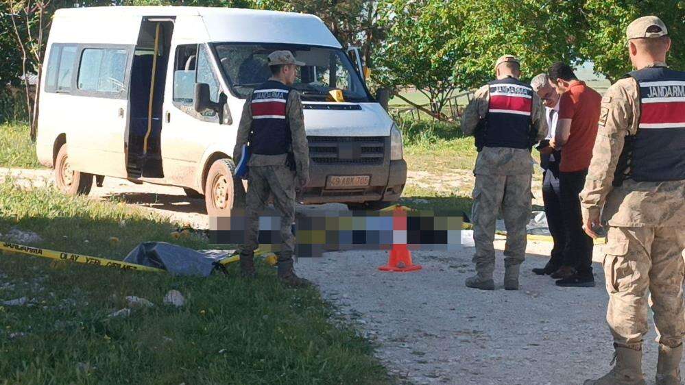 Husumet silahlı kavgaya dönüştü! 3 ölü var 11